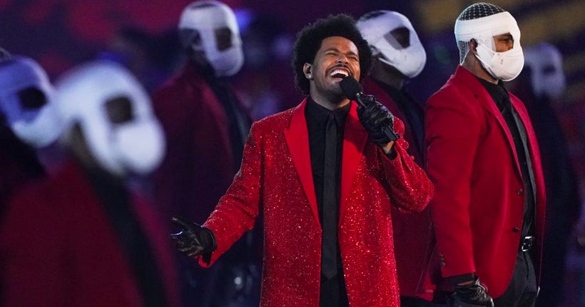 The Weeknd enflamme le Super Bowl avec un show très ambitieux