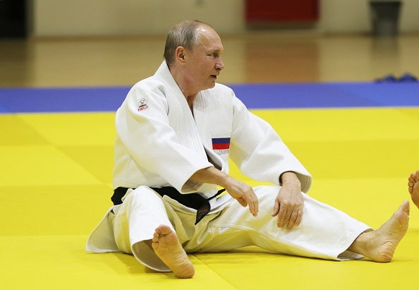 Guerre en Ukraine : la Fédération internationale de judo "suspend" le statut de président honoraire de Vladimir Poutine