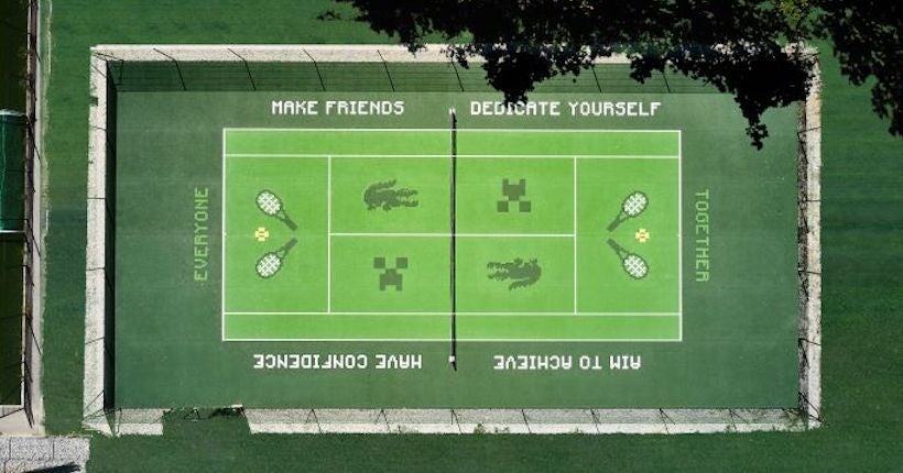 Lacoste et Minecraft inaugurent un court de tennis à destination des jeunes de milieux défavorisés